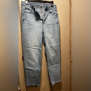American eagle mom straight Jean.